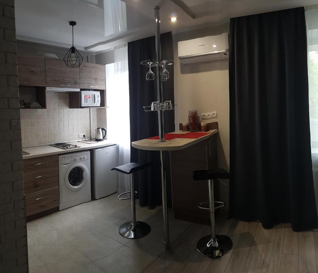 Loft Studio Apartment On Teslenkа Street كريفوي روغ المظهر الخارجي الصورة